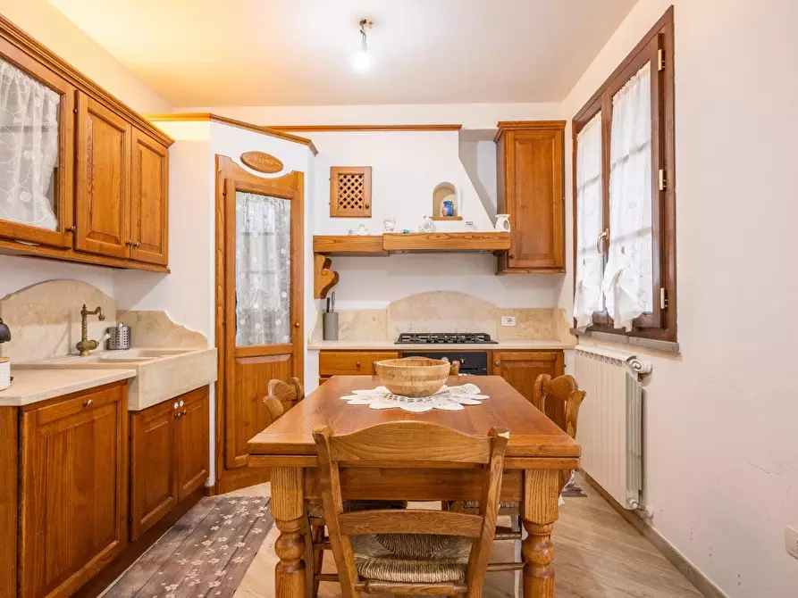 Immagine 12 di Villetta a schiera in vendita  a Crespina Lorenzana