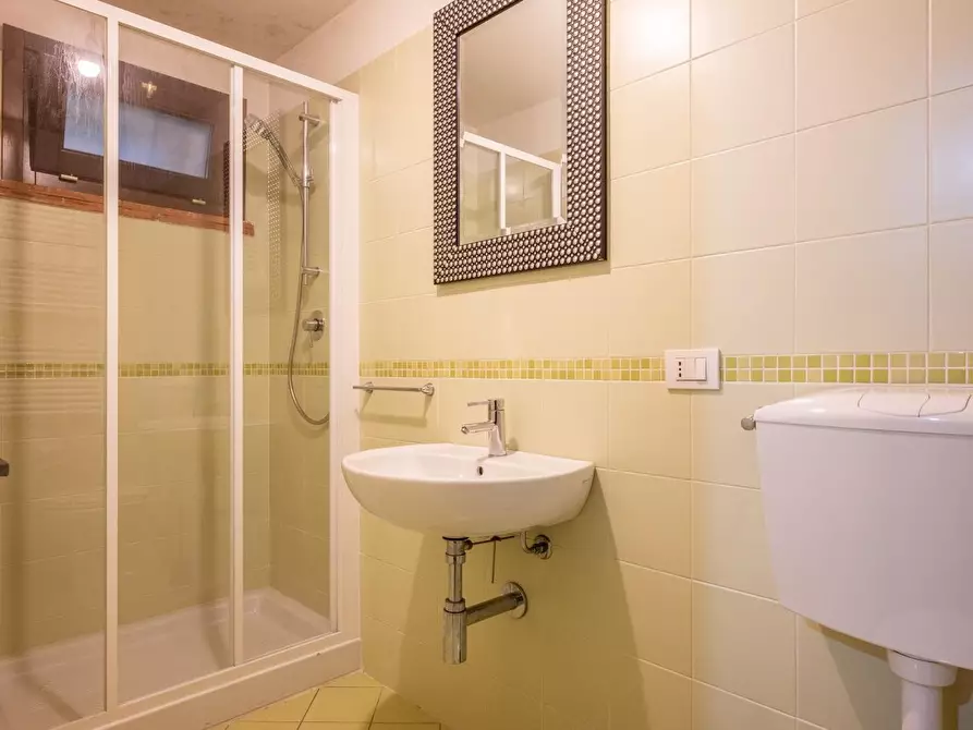 Immagine 26 di Villetta a schiera in vendita  a Crespina Lorenzana