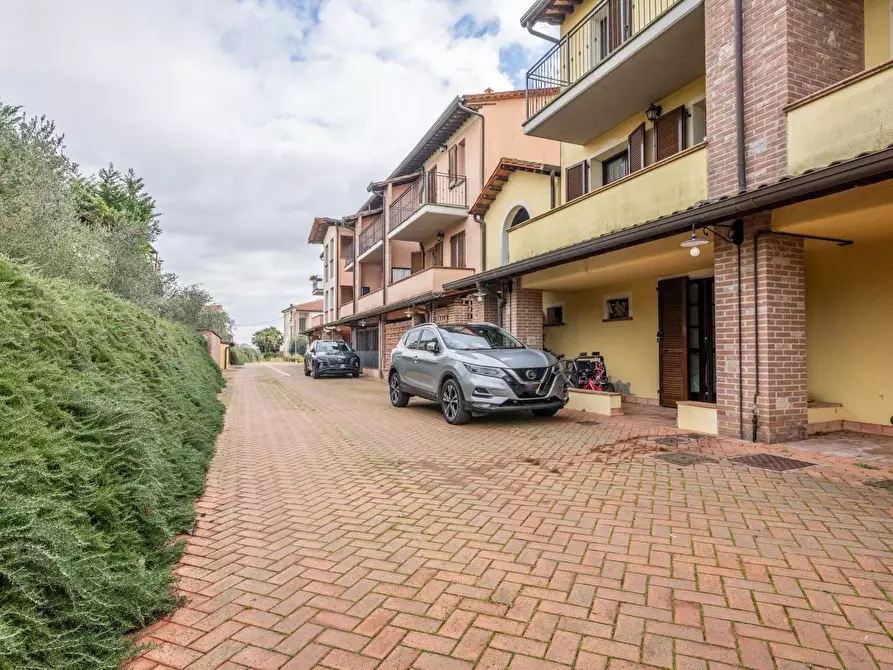 Immagine 29 di Villetta a schiera in vendita  a Crespina Lorenzana