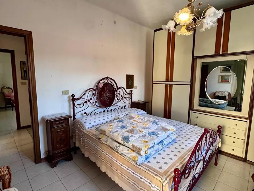 Immagine 23 di Casa indipendente in vendita  a Massa