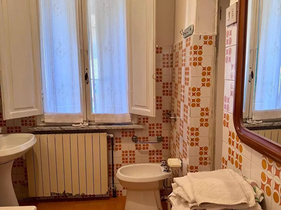 Immagine 27 di Casa indipendente in vendita  a Massa