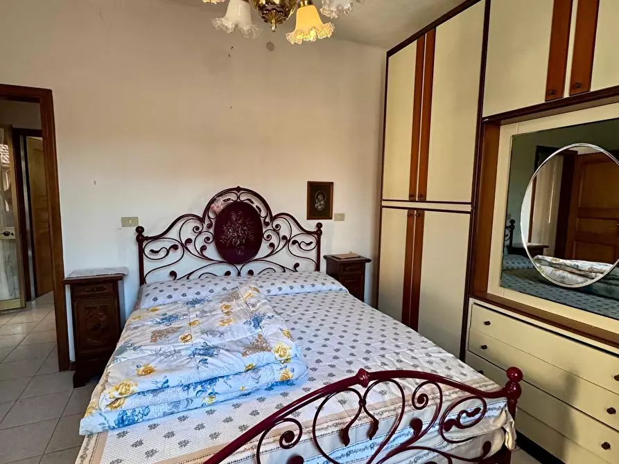 Immagine 22 di Casa indipendente in vendita  a Massa