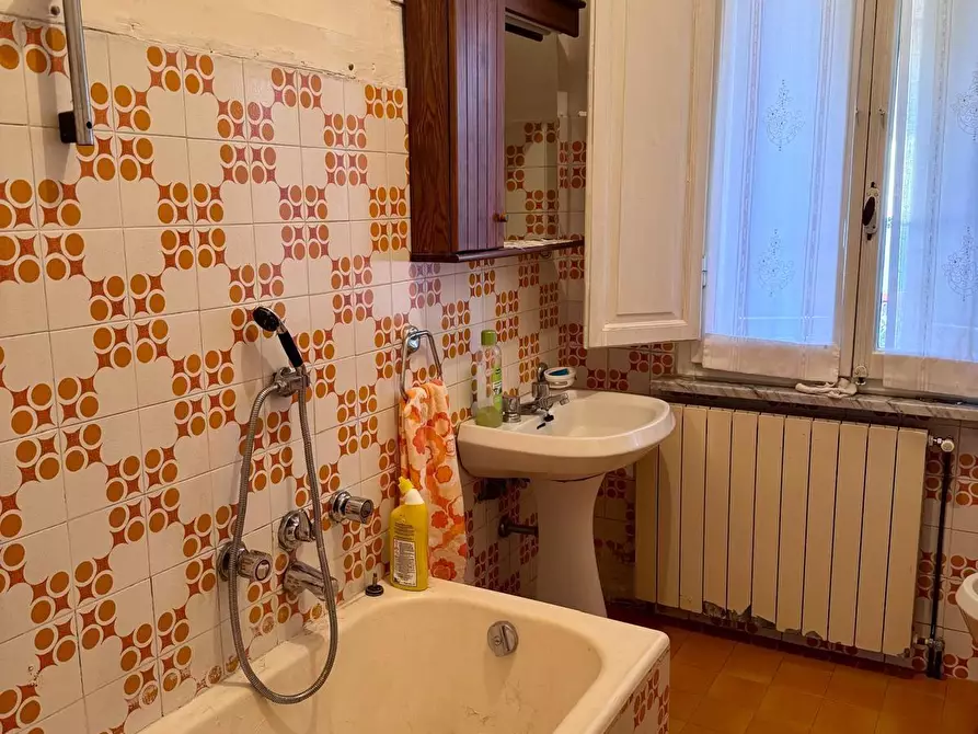 Immagine 26 di Casa indipendente in vendita  a Massa