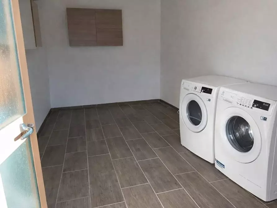 Immagine 7 di Villa in vendita  a Cascina