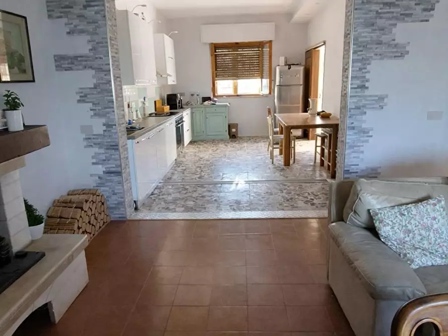 Immagine 4 di Villa in vendita  a Cascina