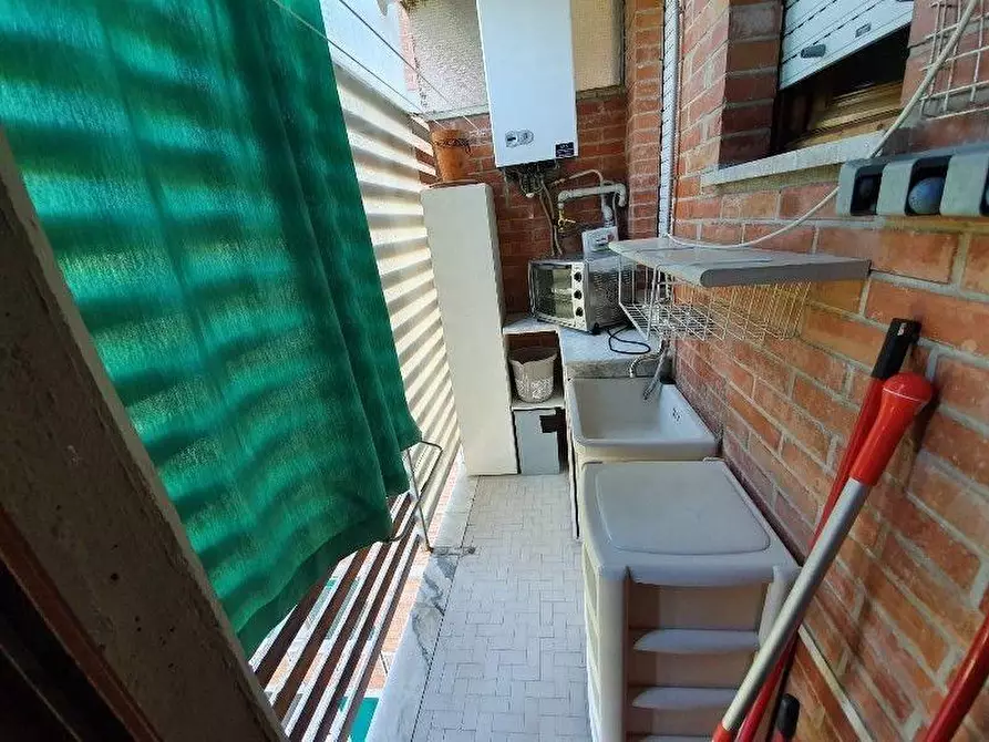 Immagine 11 di Appartamento in vendita  a Viareggio