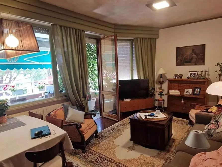 Immagine 2 di Appartamento in vendita  a Viareggio