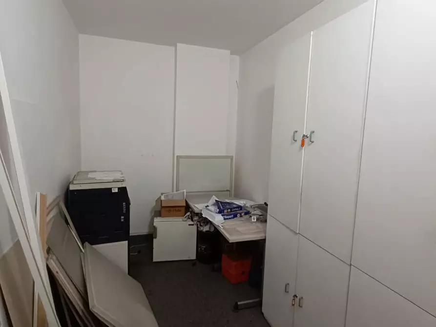 Immagine 3 di Ufficio in vendita  a Carrara