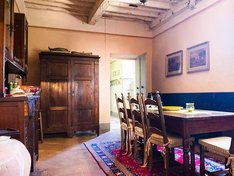 Immagine 25 di Villa in vendita  a Capannori