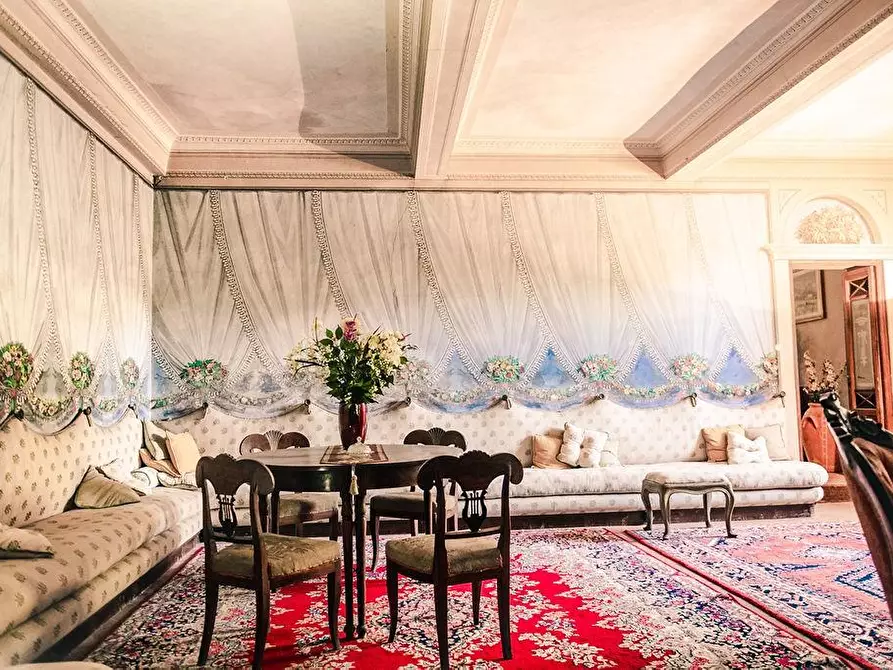 Immagine 21 di Villa in vendita  a Capannori