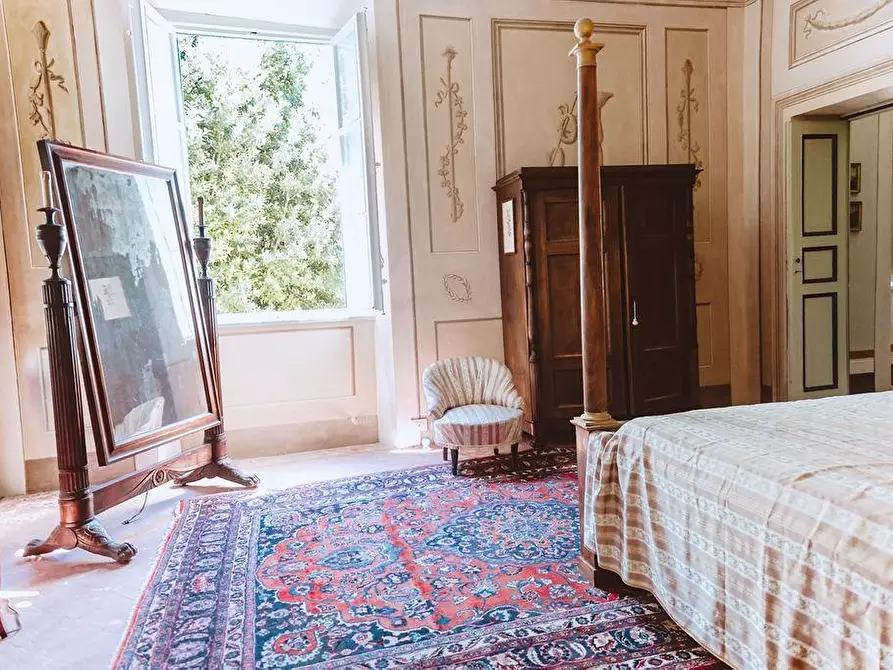 Immagine 10 di Villa in vendita  a Capannori