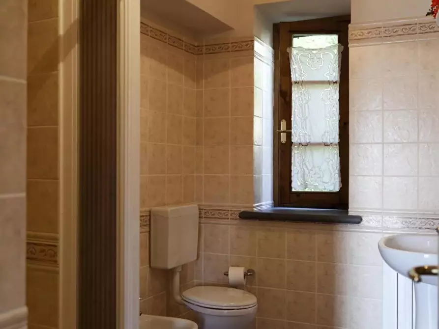 Immagine 14 di Casa colonica in vendita  a Lamporecchio