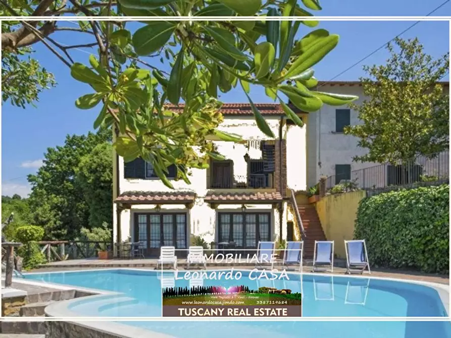 Immagine 1 di Casa colonica in vendita  a Lamporecchio