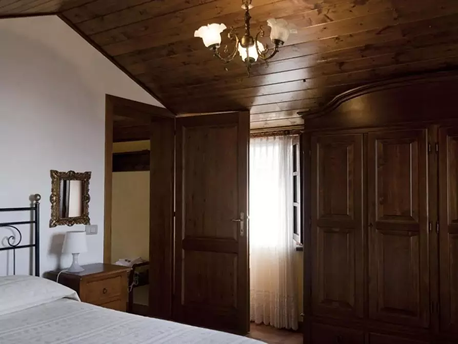 Immagine 15 di Casa colonica in vendita  a Lamporecchio