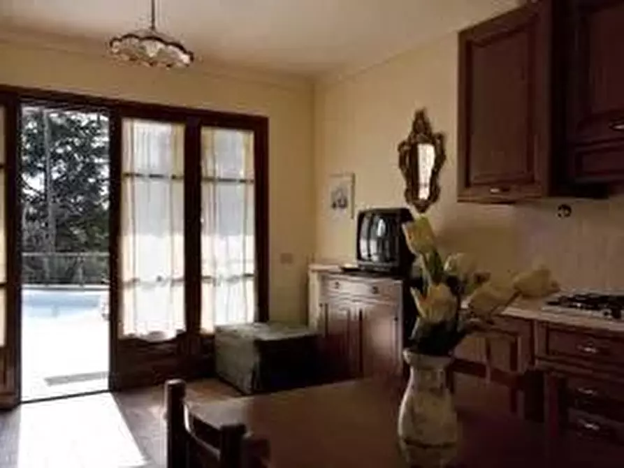 Immagine 21 di Casa colonica in vendita  a Lamporecchio