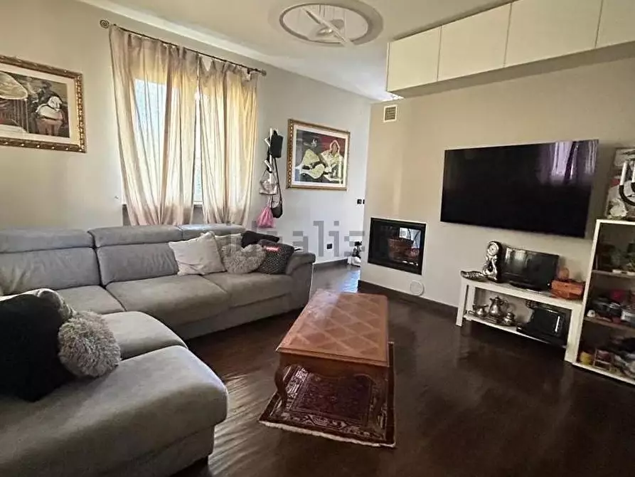 Immagine 7 di Villa in vendita  a Massarosa