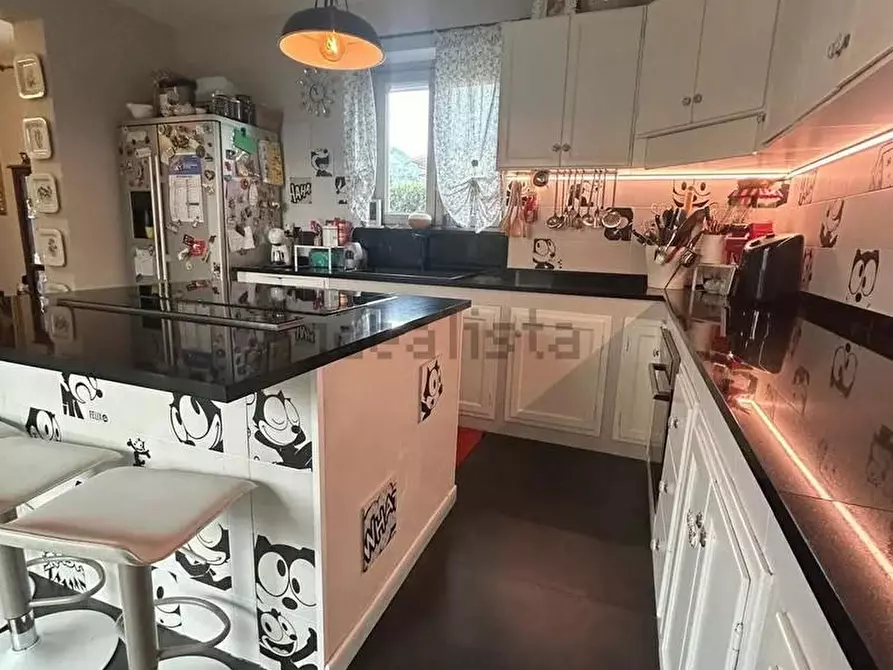 Immagine 3 di Villa in vendita  a Massarosa