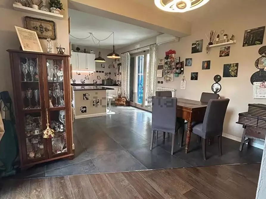 Immagine 4 di Villa in vendita  a Massarosa