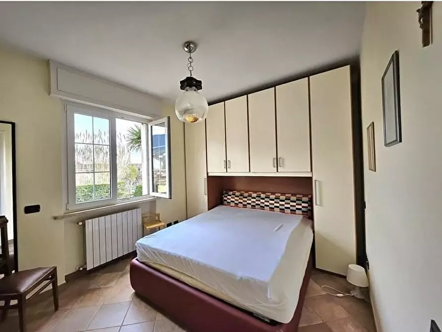 Immagine 20 di Villa in vendita  a Montignoso