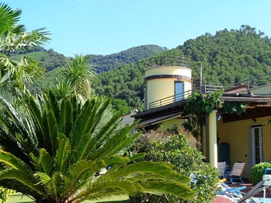 Immagine 34 di Villa in vendita  a Montignoso