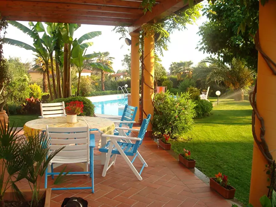 Immagine 35 di Villa in vendita  a Montignoso