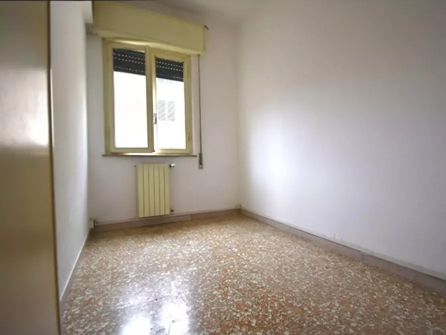 Immagine 4 di Villa in vendita  a Viareggio