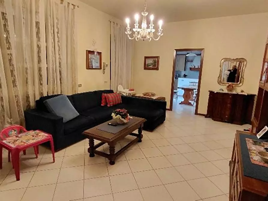 Immagine 7 di Casa indipendente in vendita  a Lamporecchio