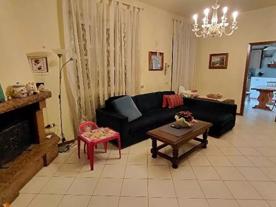 Immagine 8 di Casa indipendente in vendita  a Lamporecchio