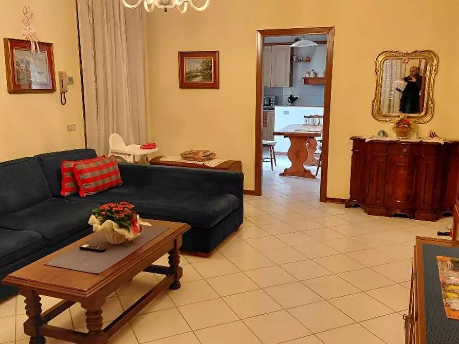 Immagine 9 di Casa indipendente in vendita  a Lamporecchio