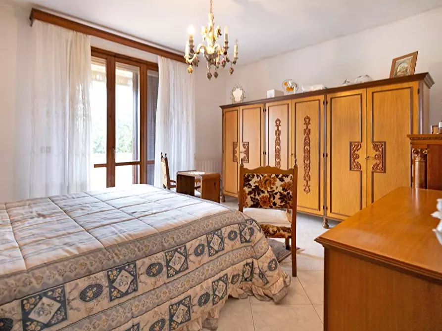 Immagine 11 di Villa in vendita  a Cascina