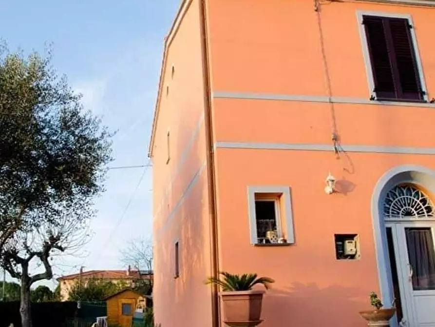 Immagine 1 di Terratetto in vendita  a Pisa