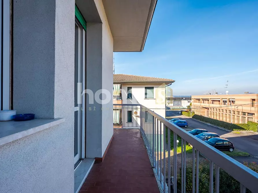 Immagine 10 di Appartamento in vendita  a Reggio Nell'emilia