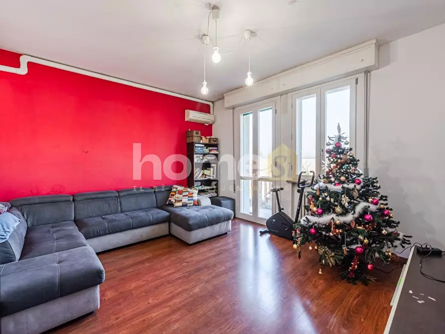 Immagine 1 di Appartamento in vendita  a Reggio Nell'emilia