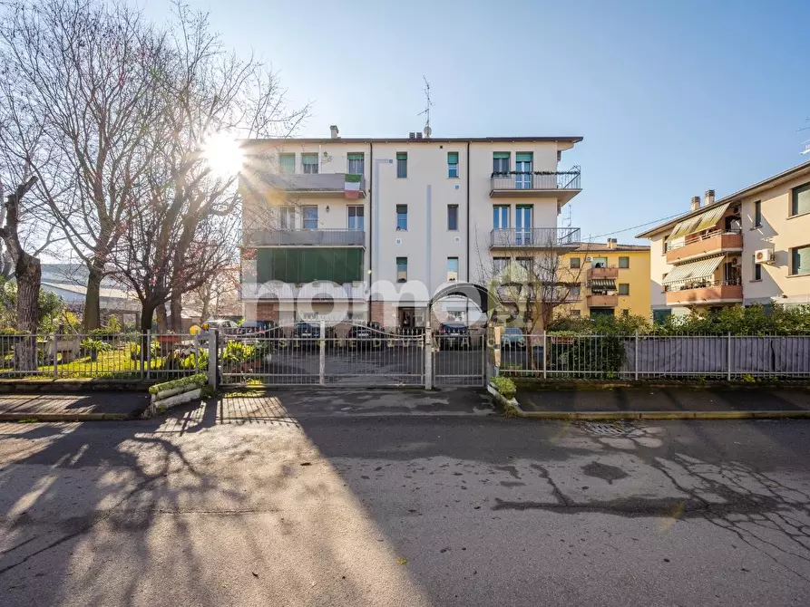 Immagine 35 di Appartamento in vendita  a Reggio Nell'emilia