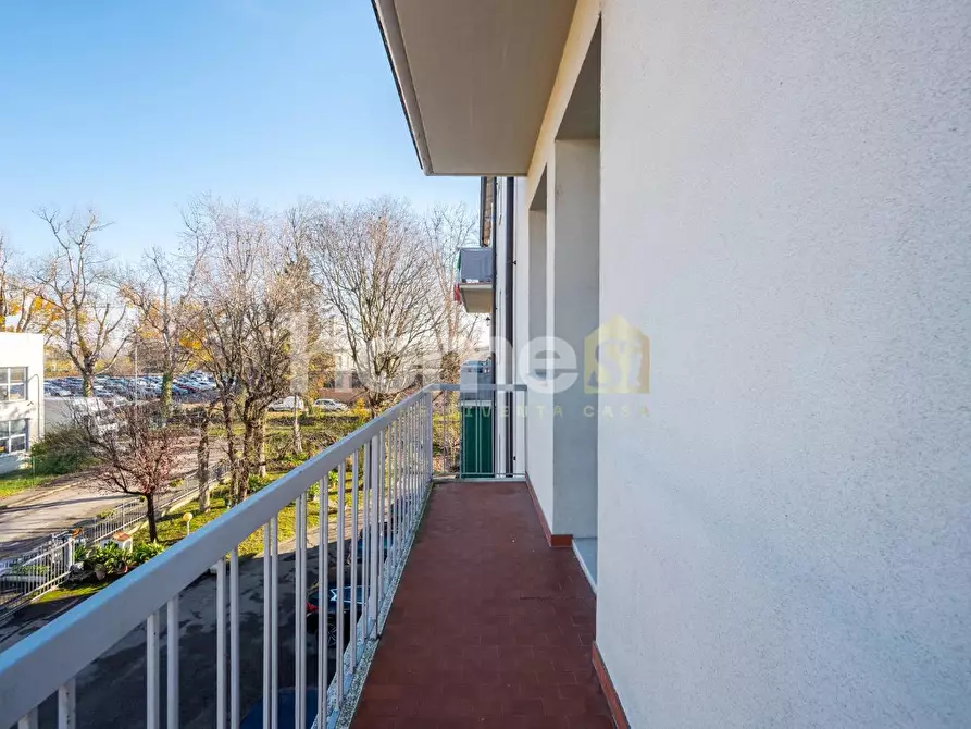 Immagine 12 di Appartamento in vendita  a Reggio Nell'emilia