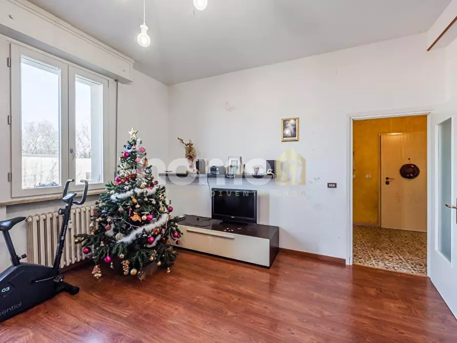 Immagine 9 di Appartamento in vendita  a Reggio Nell'emilia