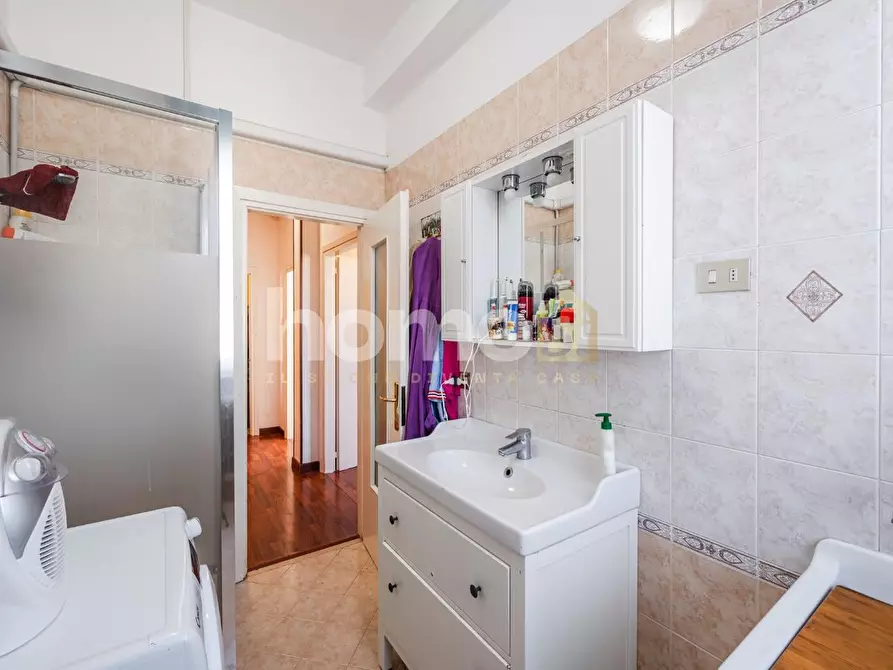 Immagine 27 di Appartamento in vendita  a Reggio Nell'emilia