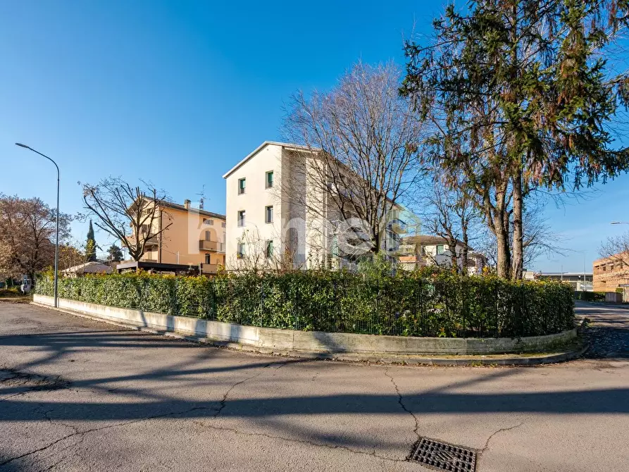 Immagine 34 di Appartamento in vendita  a Reggio Nell'emilia
