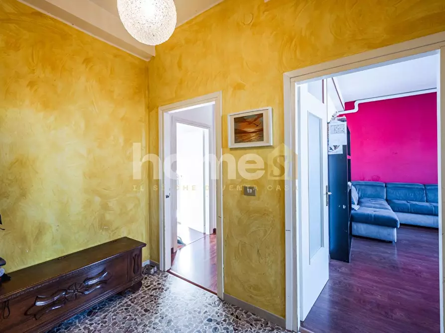 Immagine 3 di Appartamento in vendita  a Reggio Nell'emilia