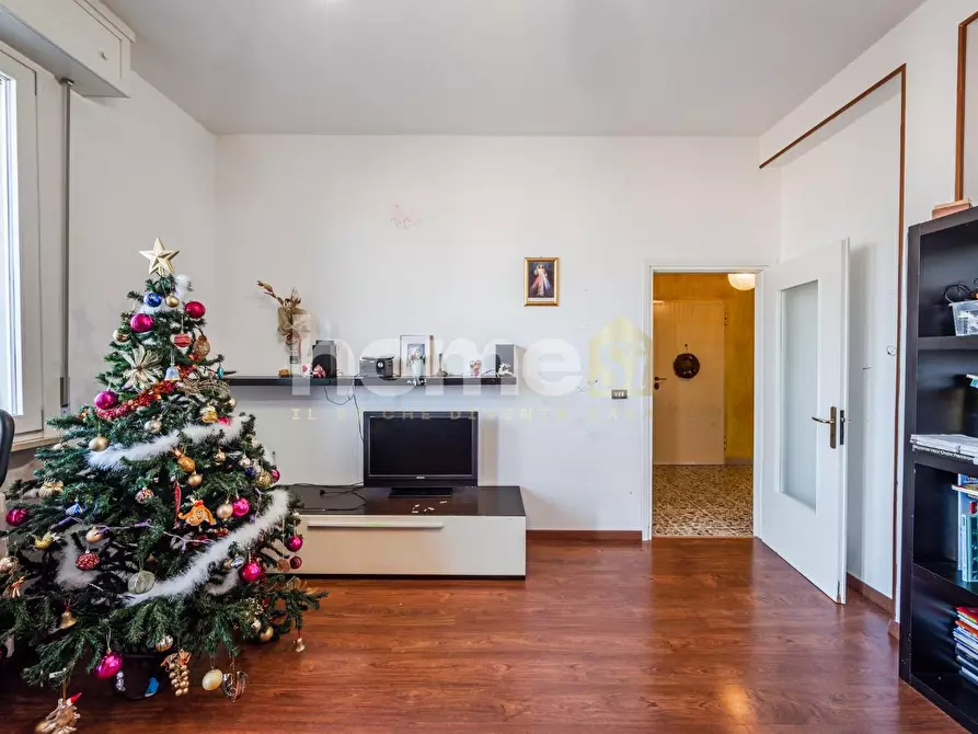 Immagine 8 di Appartamento in vendita  a Reggio Nell'emilia