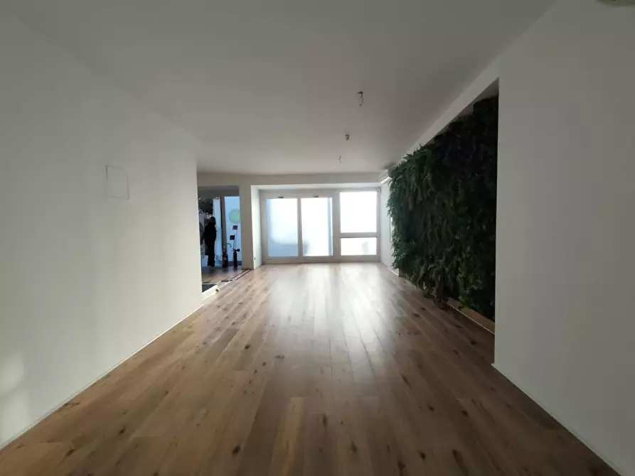 Immagine 5 di Locale commerciale in vendita  a Vinci