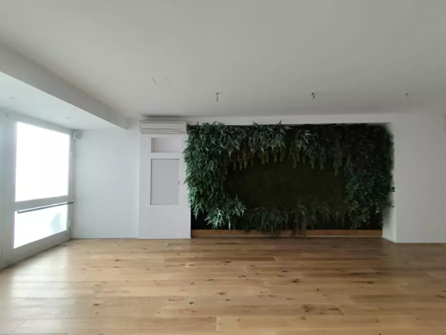 Immagine 3 di Locale commerciale in vendita  a Vinci