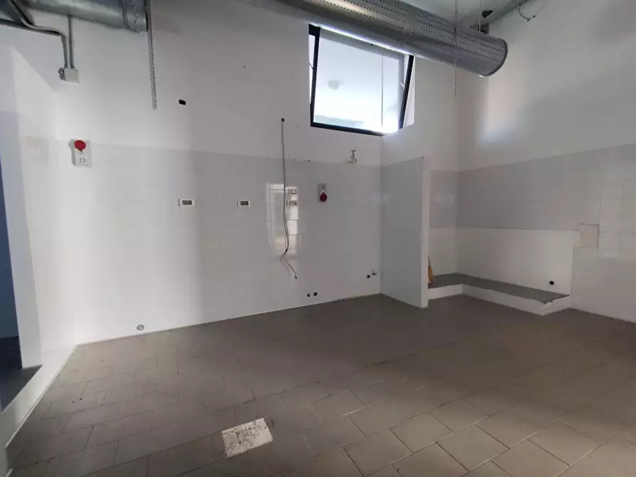 Immagine 12 di Locale commerciale in vendita  a Vinci