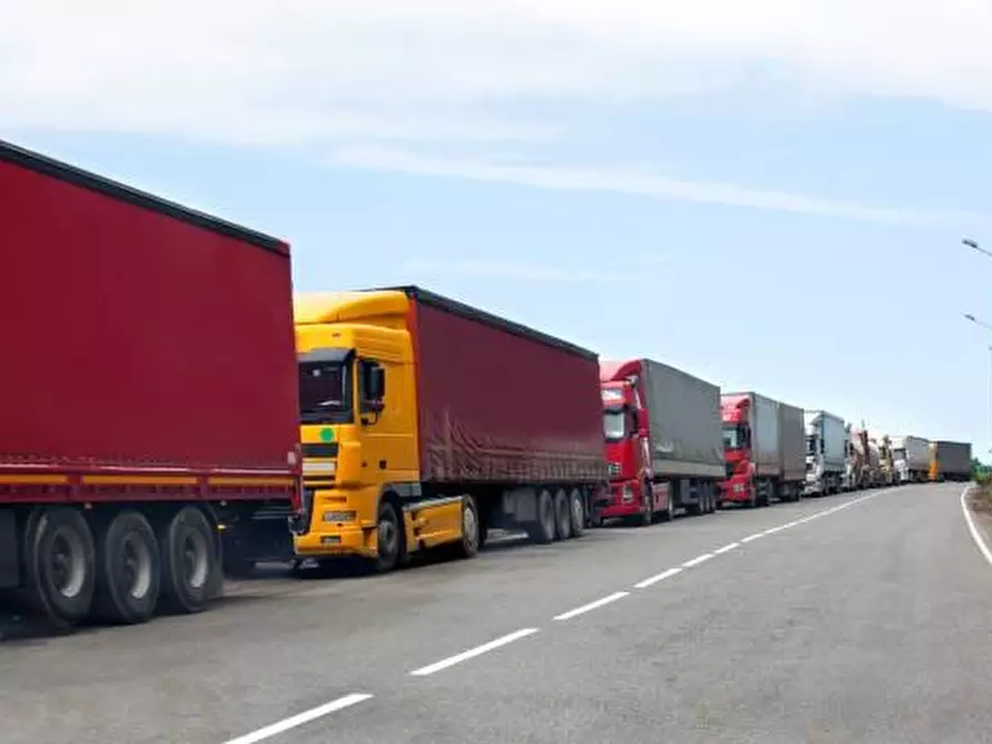 Immagine 2 di Attività commerciale in vendita  a Brescia