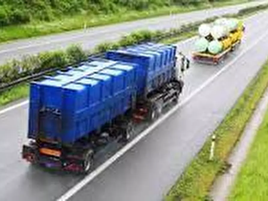 Immagine 9 di Attività commerciale in vendita  a Brescia