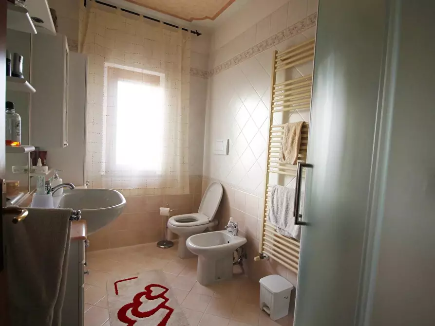 Immagine 7 di Casa colonica in vendita  a Larciano