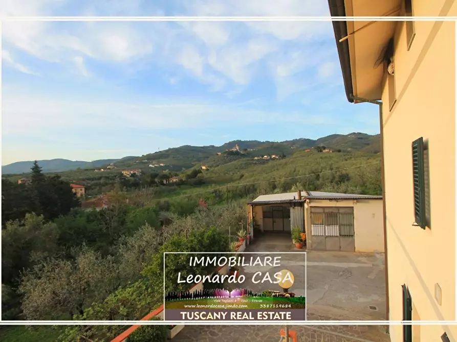 Immagine 1 di Casa colonica in vendita  a Larciano
