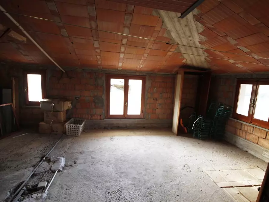 Immagine 13 di Casa colonica in vendita  a Larciano