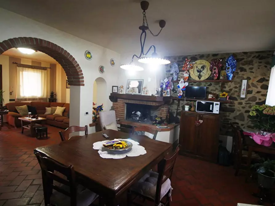 Immagine 15 di Casa colonica in vendita  a Larciano