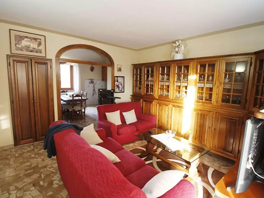 Immagine 6 di Casa colonica in vendita  a Larciano